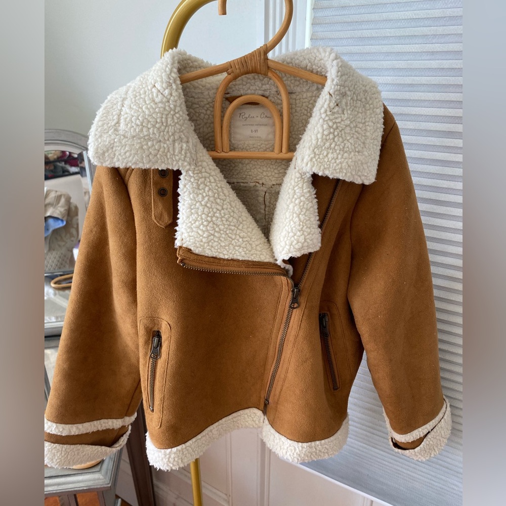 Unisex rylee and cru suede & sherpa biker jacket size 8-9Y in great condition.